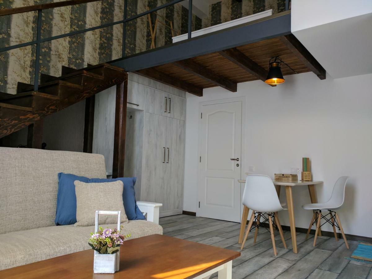 Cozy Studios On Freedom Square Tbilisi Exteriör bild
